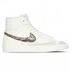 NIKE W BLAZER MID 77 SE Chaussures Sneakers 1-97747